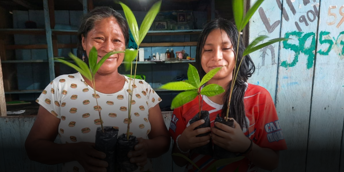 Jóvenes participando en taller comunitario